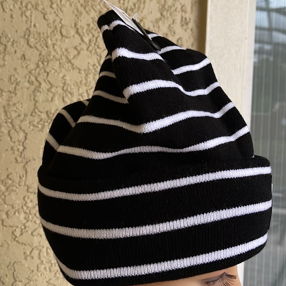 VANS BREAKIN CURFEW KNIT CUFF BEANIE ADULT HAT BLACK WHITE VN0A5GUV2UC 
WOMENS - Picture 2 of 16